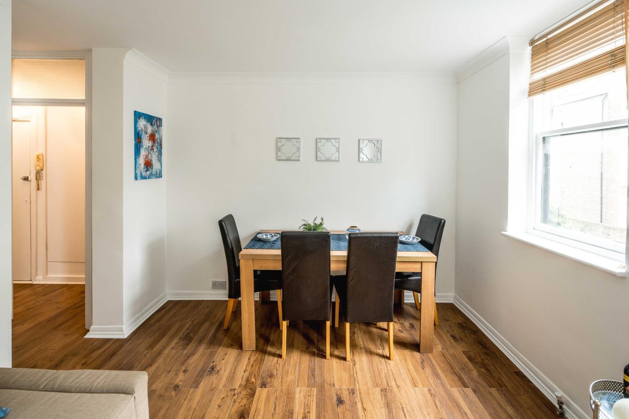 Beautiful 2-bed, 2 Bathrooms Flat In Zone 1, - Just Minutes Walk To High Street Kensington, Earls Court, Hyde Park Apartament *