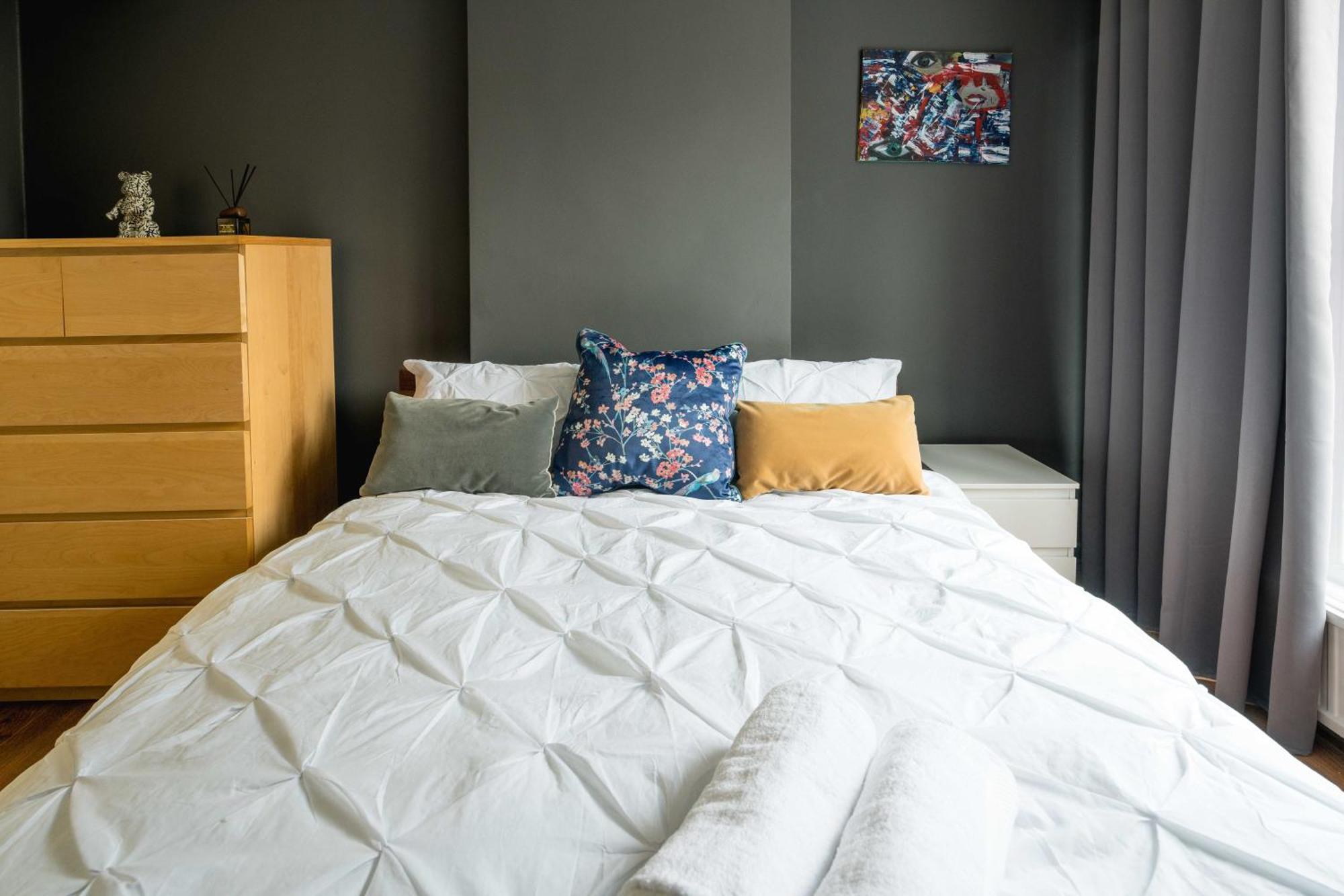 Beautiful 2-bed, 2 Bathrooms Flat In Zone 1, - Just Minutes Walk To High Street Kensington, Earls Court, Hyde Park Apartament Londra