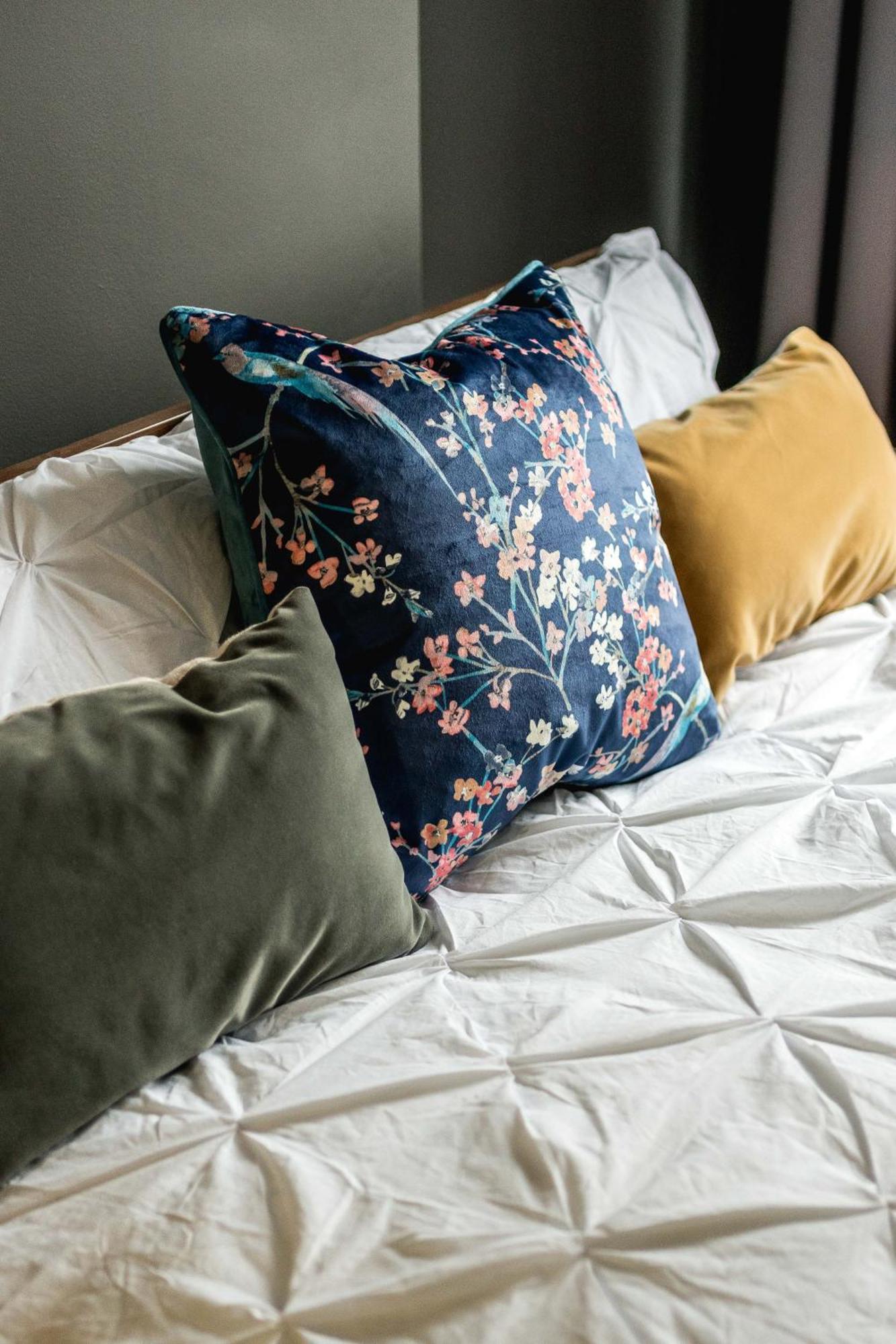Apartament Beautiful 2-bed, 2 Bathrooms Flat In Zone 1, - Just Minutes Walk To High Street Kensington, Earls Court, Hyde Park Londra