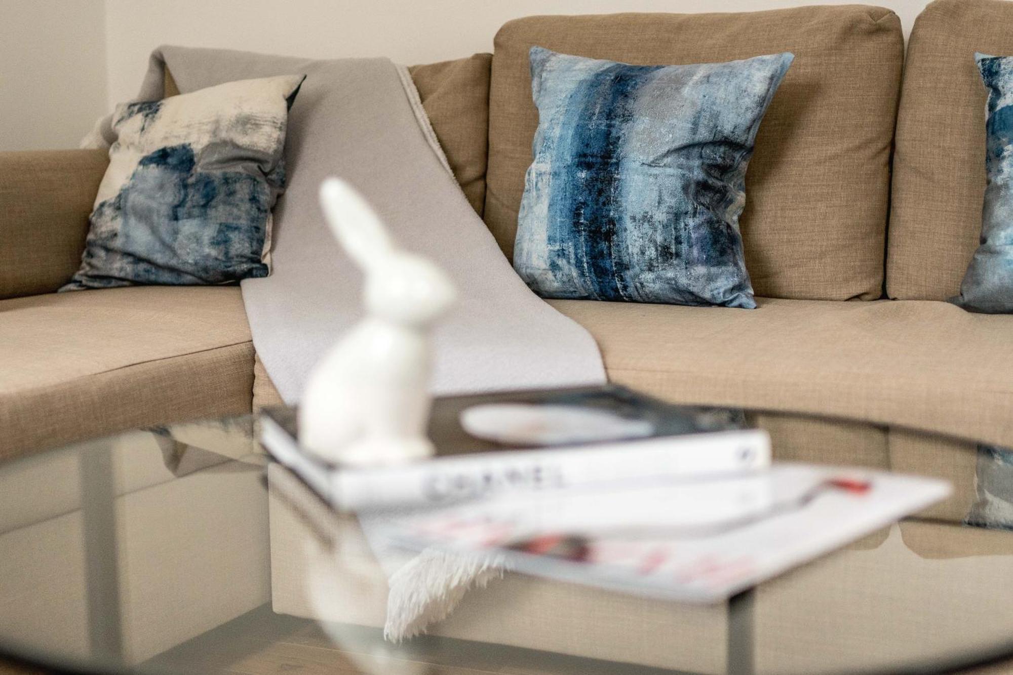 Beautiful 2-bed, 2 Bathrooms Flat In Zone 1, - Just Minutes Walk To High Street Kensington, Earls Court, Hyde Park * Londra